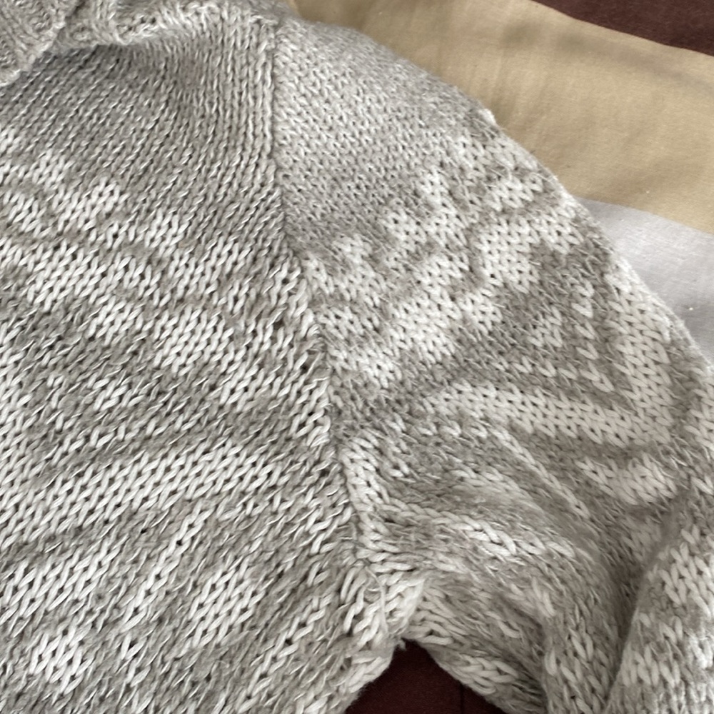 Dressbarn pale grey and white Nordic pullover Knit Cowl Neck Sweater ❄️ - Picture 9 of 17
